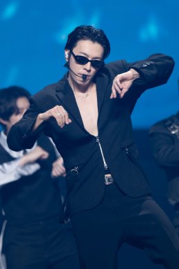 SUPER JUNIOR ตำนานที่ยังคงสร้างตำนานอันยิ่งใหญ่ต่อไป โชว์สุดยอดการแสดงฉลองครบรอบ 20 ปี <SUPER SHOW 10> บัตรหมดทั้ง 2 รอบ รวมผู้ชมกว่า 22,000 คน ครองบัลลังก์ศิลปินเกาหลีวงแรกที่สามารถจัดคอนเสิร์ตในประเทศไทยได้ติดต่อกันเป็นครั้งที่ 10!